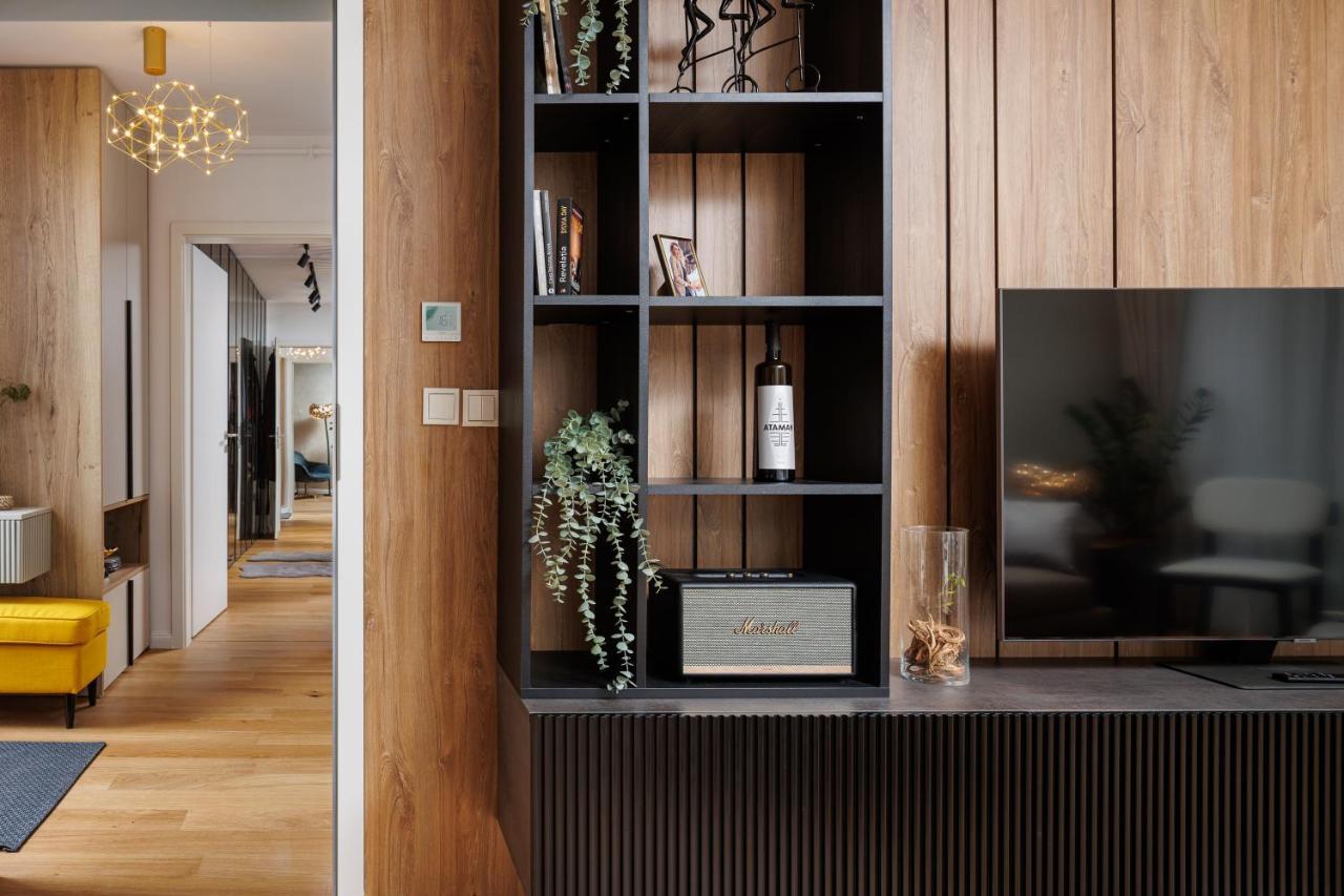 Pure Living Apartment W. Private Parking Brașov Exterior foto